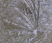 Eisblumen am Dachfenster