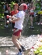  Der T&auml;nzer unter der Dusche beim Marathon
